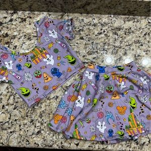 Wild Rich Kids Disney Halloween print 2 piece size 7 EUC